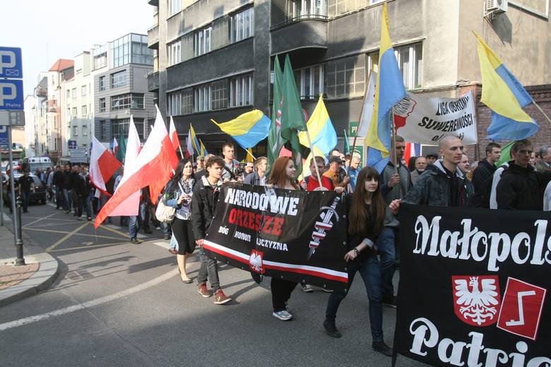 Marsz Powstańców Śląskich w Katowicach. Tak maszerowali narodowcy [ZDJĘCIA]
