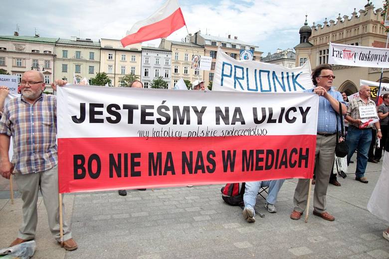 Kraków: marsz w obronie TV Trwam [ZDJĘCIA]