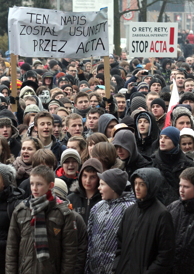 Przeciw ACTA: Zamieszki w Kielcach, protesty w całej Polsce (ZDJĘCIA)